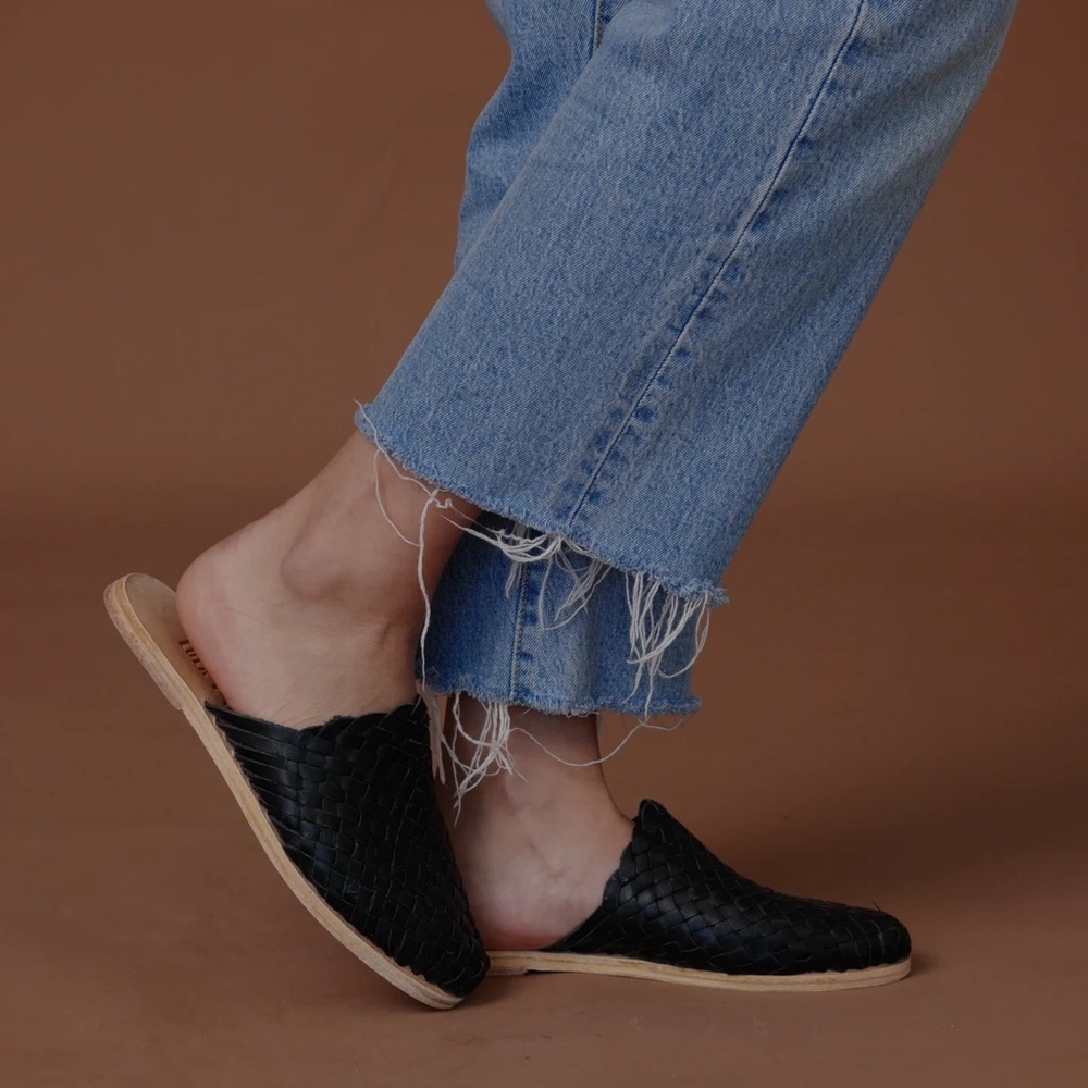 Lola Y Tula Handwoven Leather Slides Size 9 - Picture 5 of 10
